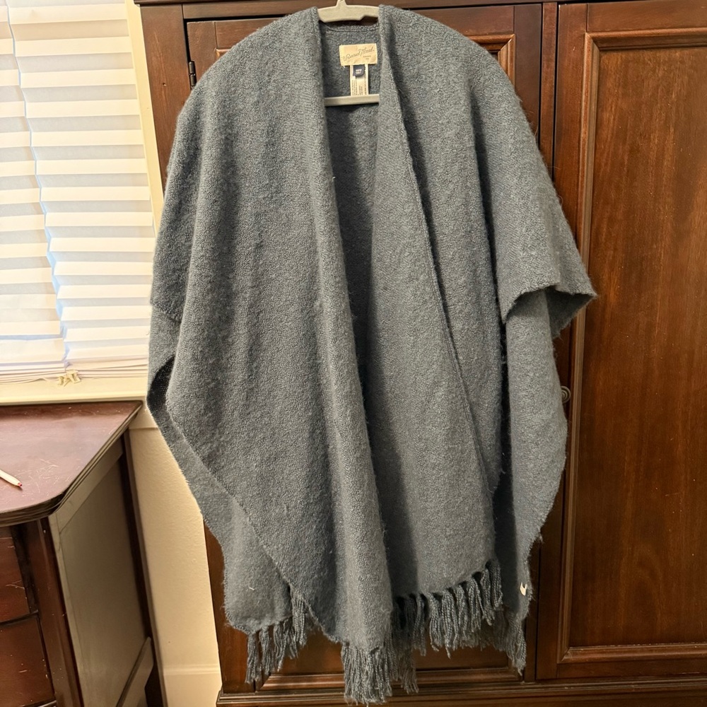 Universal thread shawl